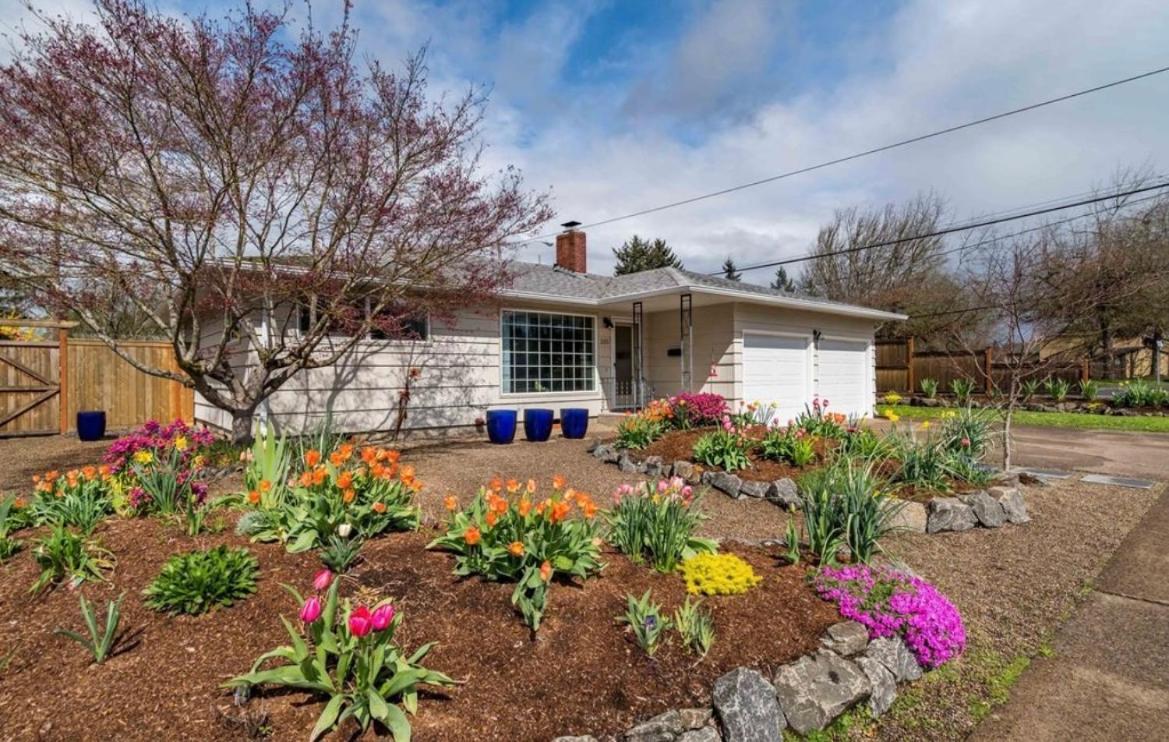 Colorful 50'S Ranch In The Heart Of Eugene Villa Dış mekan fotoğraf